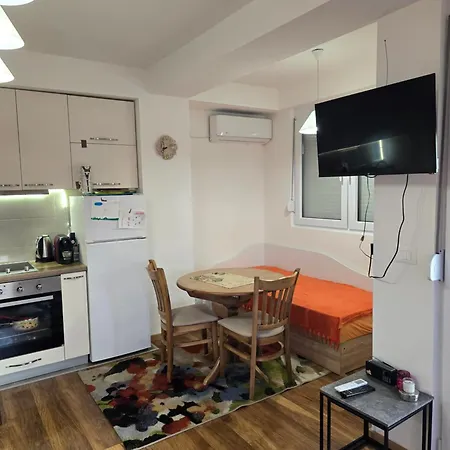 Apartment I&b
